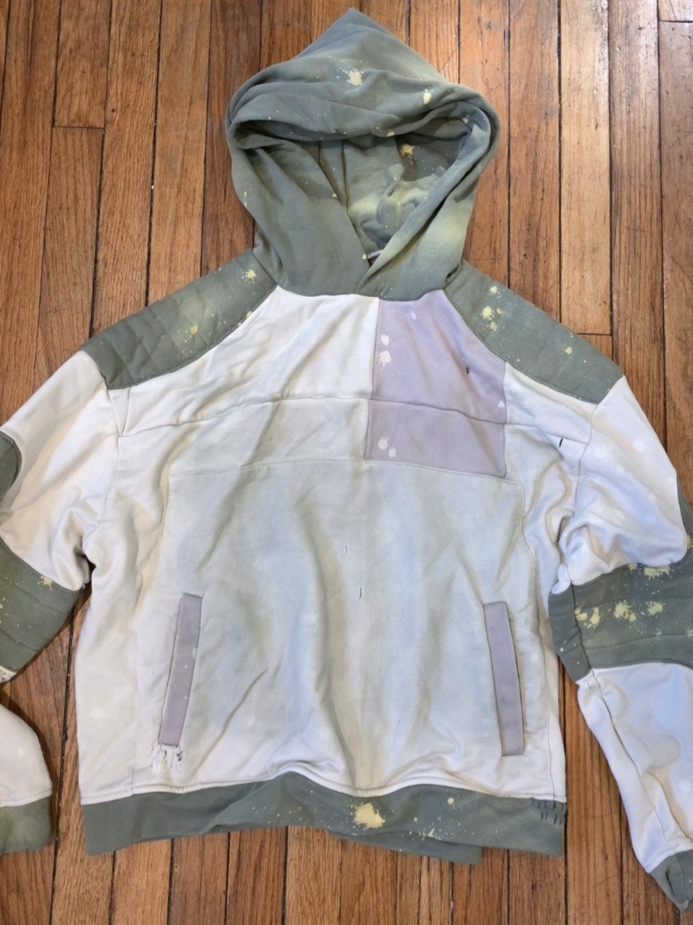 Men's Two-Tone Green & Cream Hooded Pullover Sweatshirt
